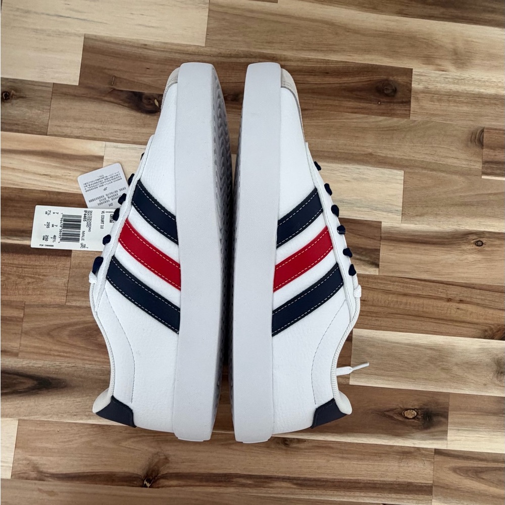 Adidas Women’s 8.5 Men's 7.5 Sneakers in White with Red and Navy Stripes - Picture 3 of 5
